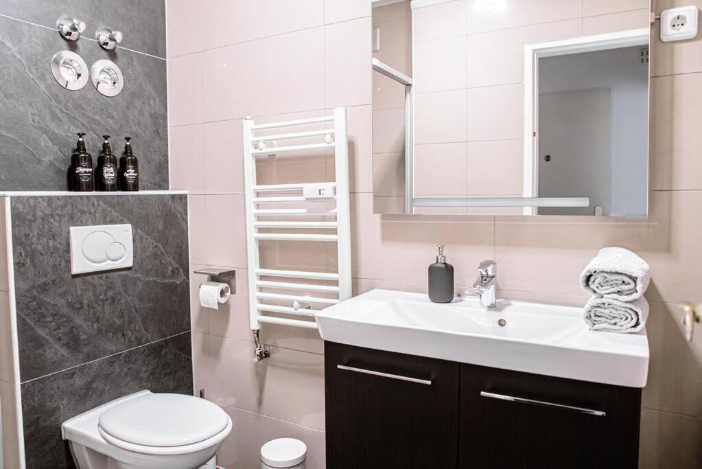 Wiesbaden - Apartment Im Nerotal ภายนอก รูปภาพ